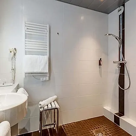 Liberte 4 Etoiles Hotel