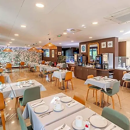 Liberte 4 Etoiles Hotel 4*