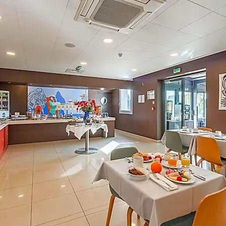 Liberte 4 Etoiles Hotel 4*