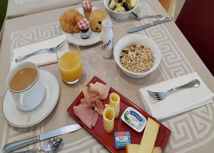 Liberte 4 Etoiles Hotel 4*